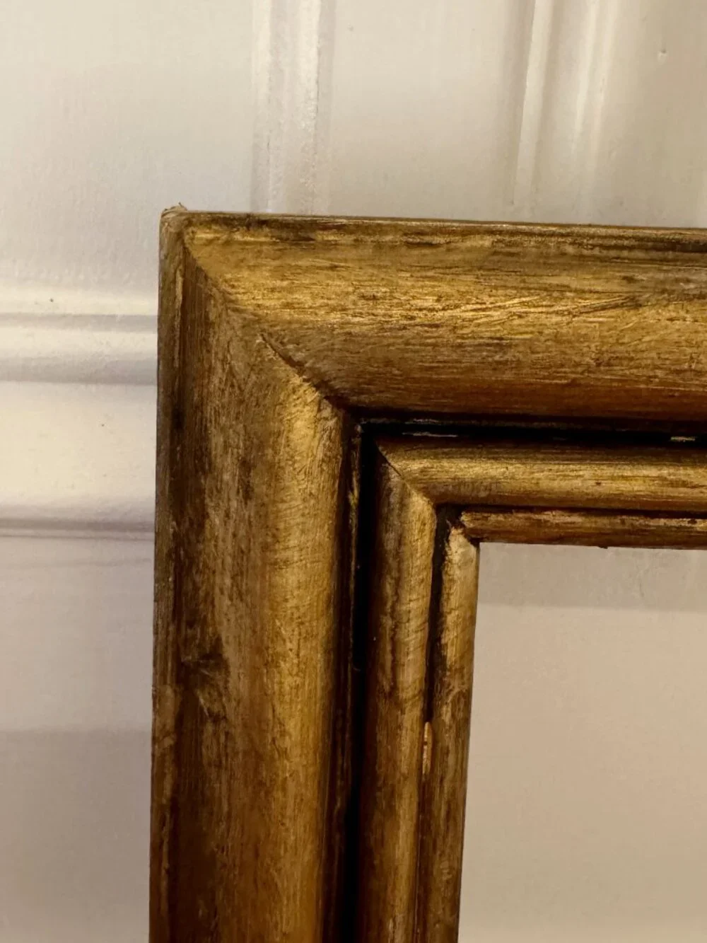 Vintage-Style Distressed Gold Wood Picture Frame – Fits 5x7 Art